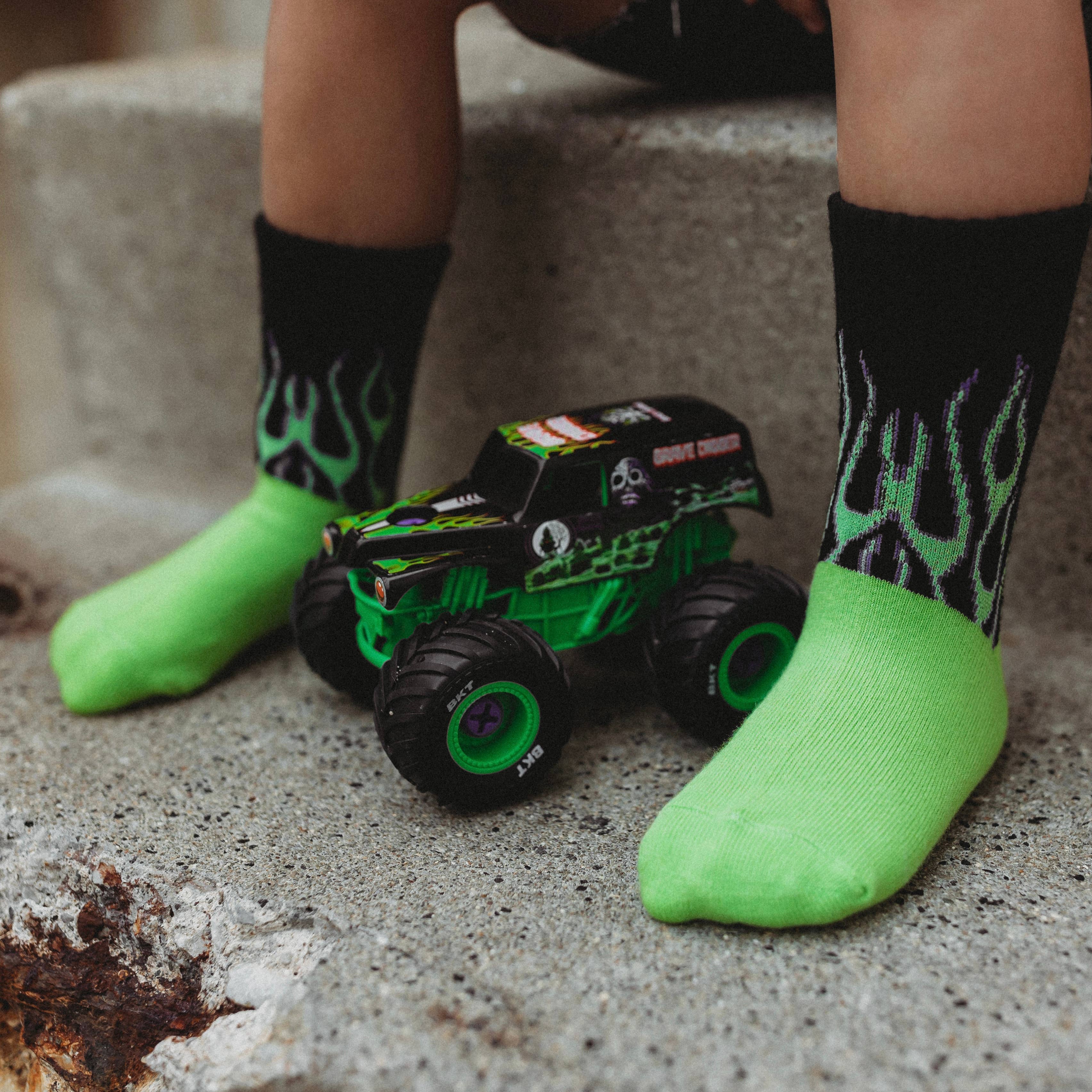 Kickin IT Up Graveyard Burnout Socks